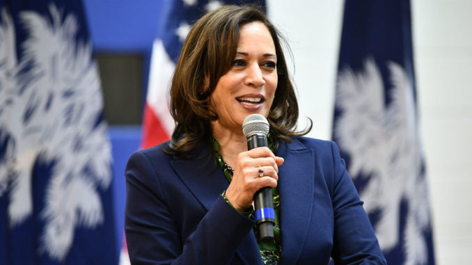 Democrats Seeking White House Make Teacher-Friendly Pitches