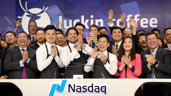 Starbucks in China herausfordern: Handels-Streit bremst Wall Street aus